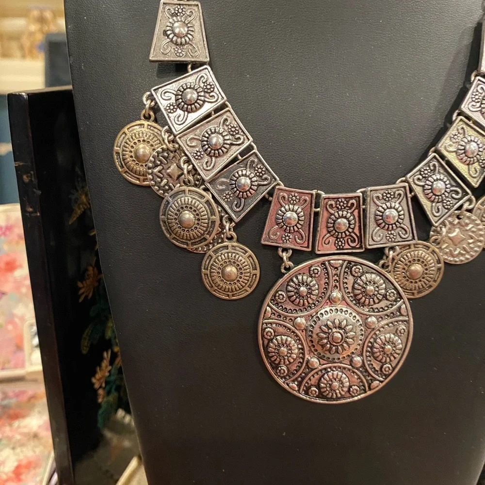 Elegant Silver Tone Bohemian Style Statement Necklace - Picture 9 of 15